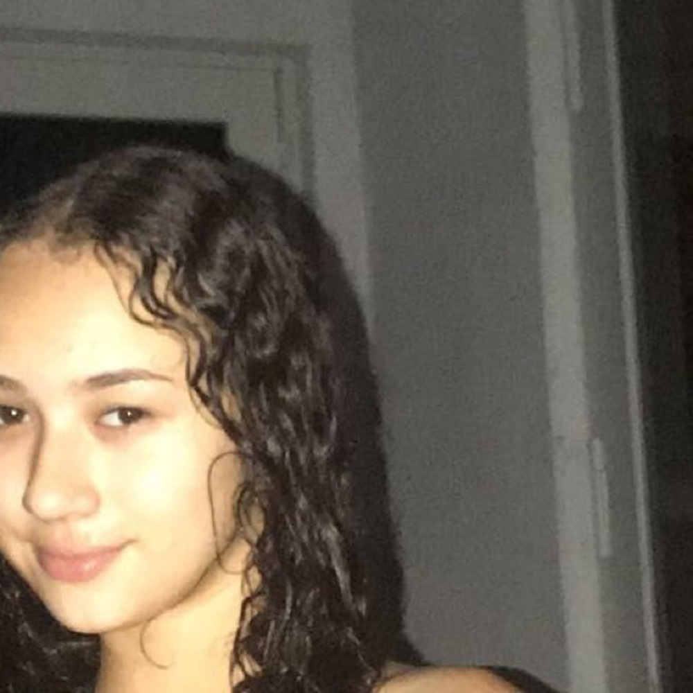 Meet your Posher, Yanett